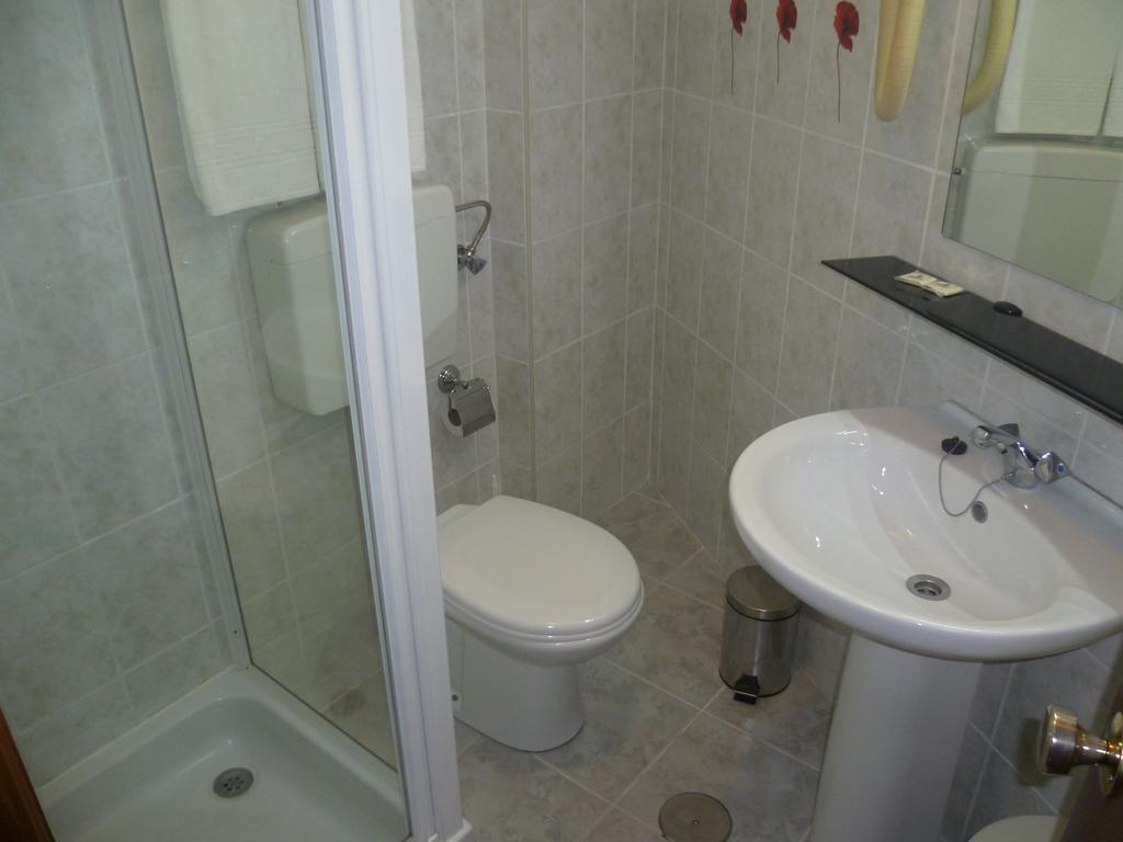 Residencial Imperial Hotel Luso  Phòng bức ảnh